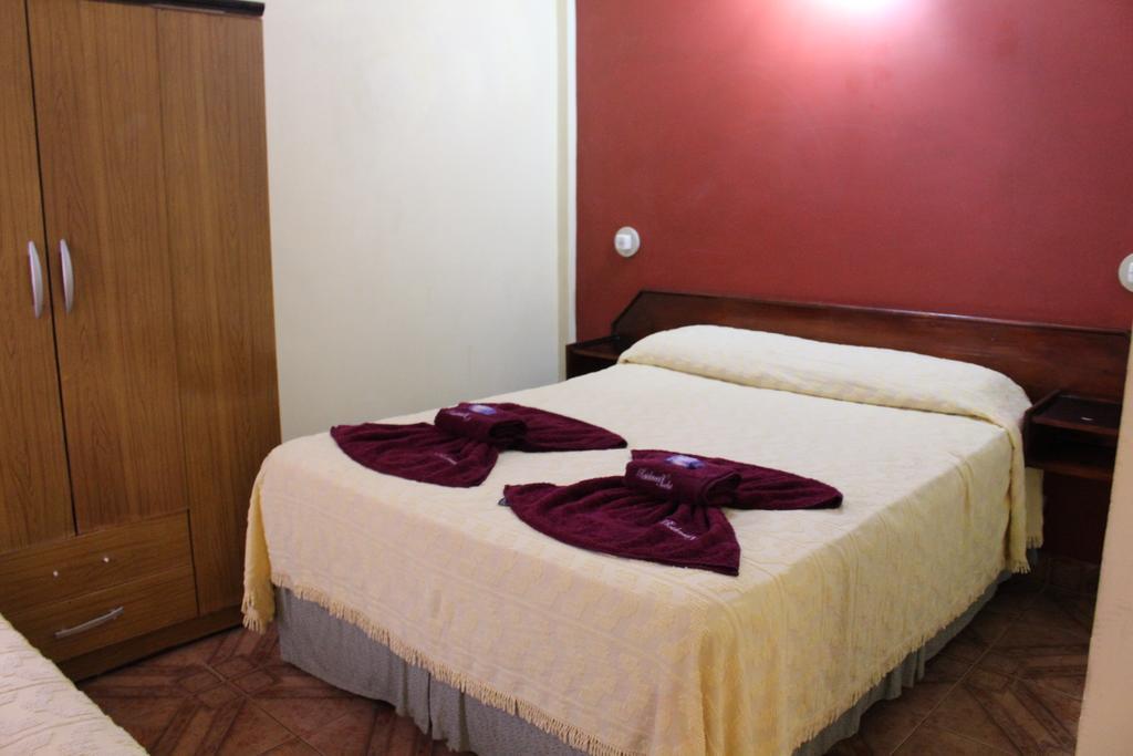 Residencial Noelia Hostel Puerto Iguazú Extérieur photo