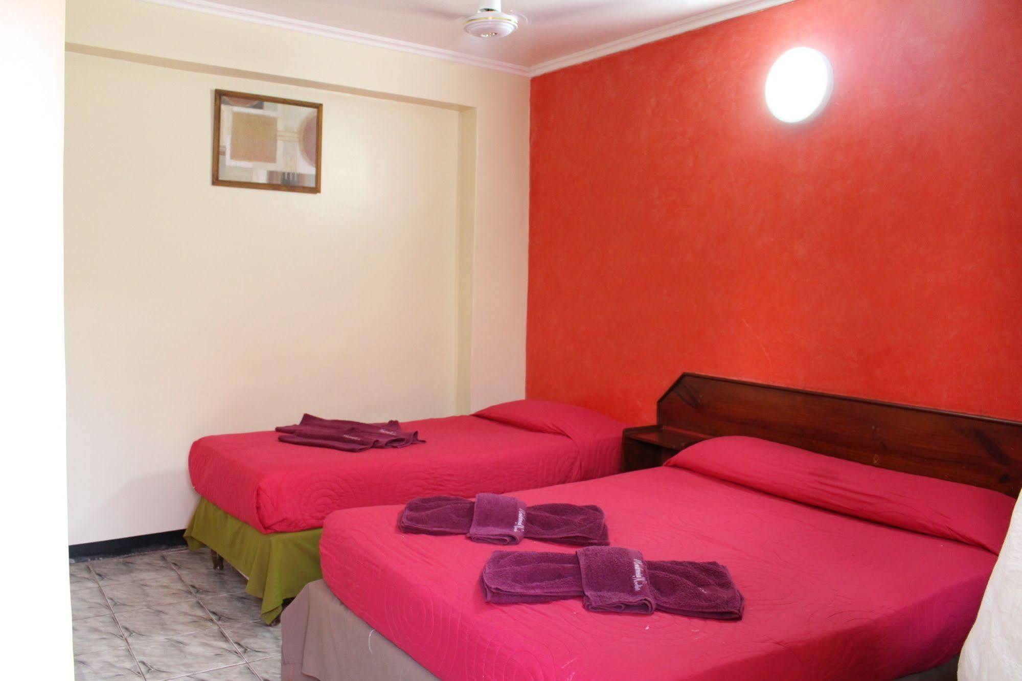 Residencial Noelia Hostel Puerto Iguazú Extérieur photo