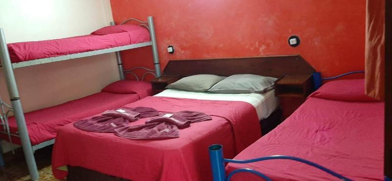 Residencial Noelia Hostel Puerto Iguazú Extérieur photo